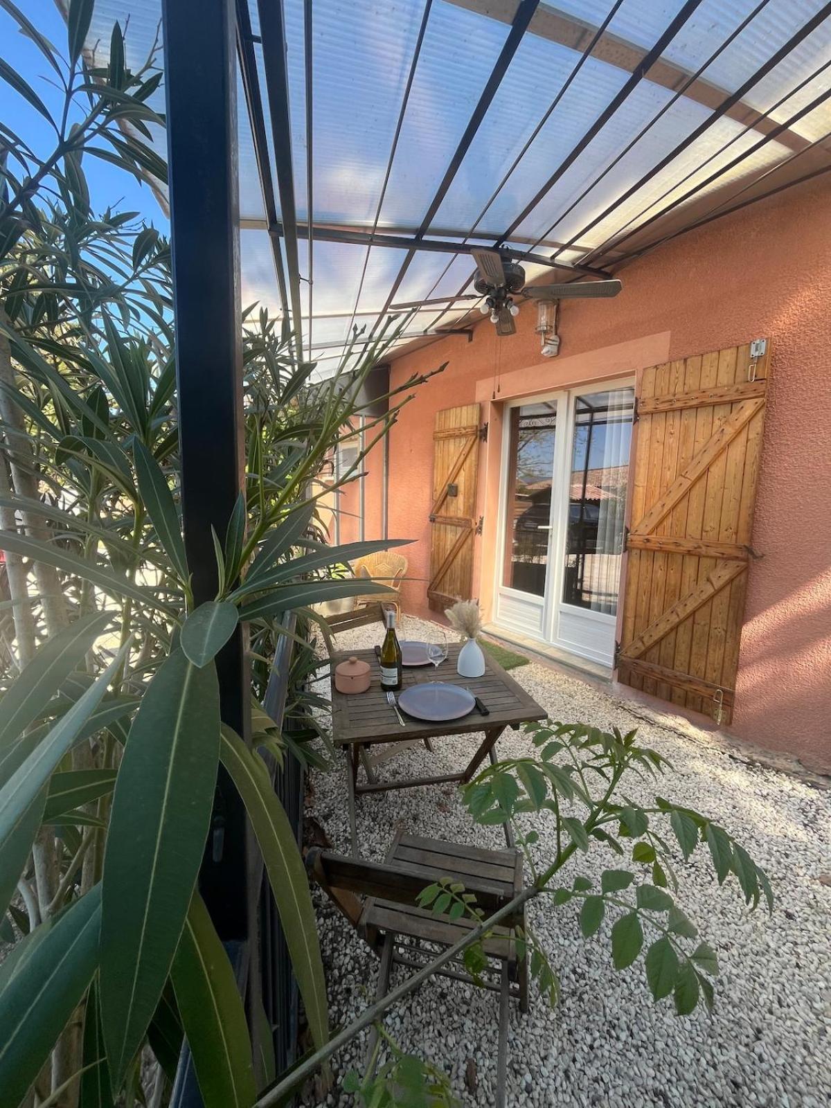 Studio Cosy Avec Climatisation Et Terrasse Malataverne Exterior photo